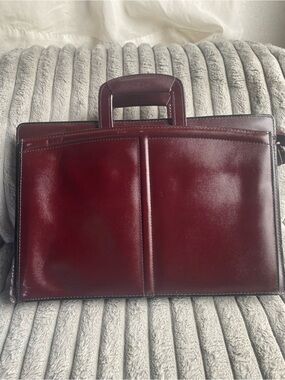 Heritage Burgundy Leather Briefcase with Dual Front Pockets